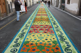 Foto dei tappeti di segatura Corpus Domini Camaiore - Hotel Sirio 3 stelle a Lido di Camaiore in Versilia, Toscana