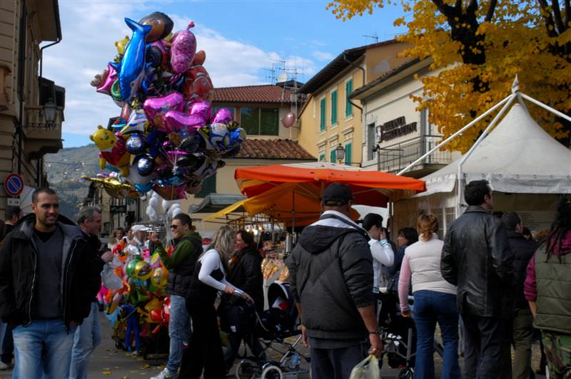 Foto Fiera Ognissanti di Camaiore in Versilia- Hotel Sirio 3 stelle a Lido di Camaiore in Versilia, Toscana