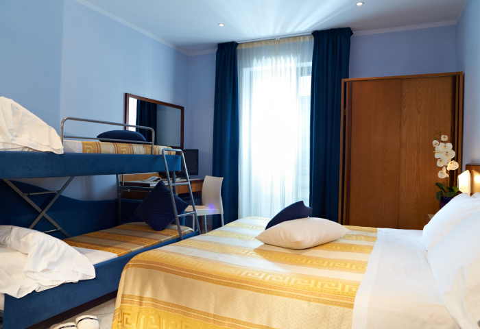 Camera quadrupla Comfort con balcone - Hotel Sirio a Lido di Camaiore in Versilia, Toscana