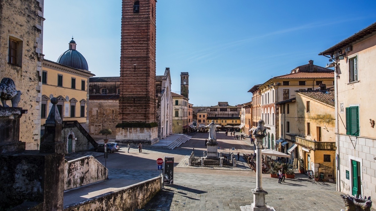 Foto del centro di Pietrasanta in Versilia - Hotel Sirio 3 stelle a Lido di Camaiore in Versilia, Toscana